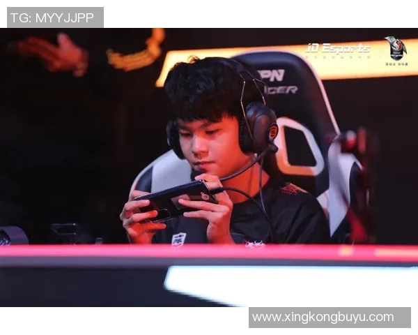 esports最新数据电竞赛后分析JDG与FPX选手个人能力对比与表现评估